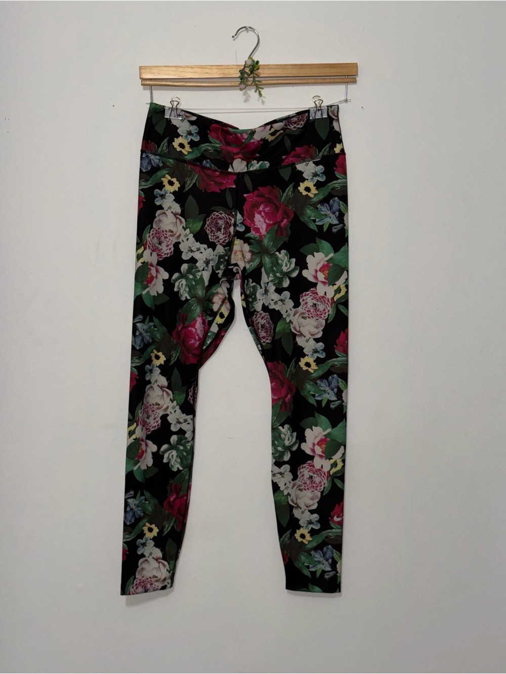 Nike Floral Print Leggings - EUC - Picture 2 of 3